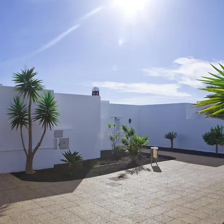 Apart-hotel Livvo Coloradamar Playa Blanca (Lanzarote)